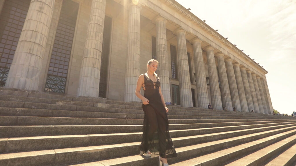 Ana Paula video clip Urbano BS AS.mp4.00_01_45_06.Imagen fija004