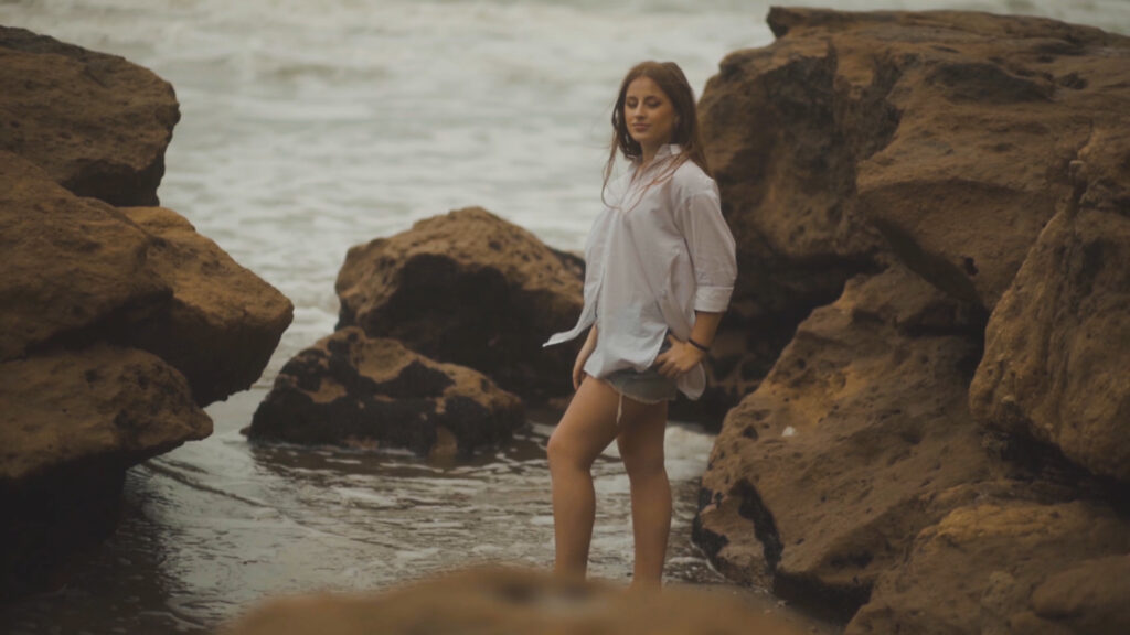 JUSTI VIDEO CLIP.mp4.00_02_15_03.Imagen fija003